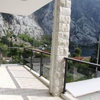 Villa at the seaside in Montenegro, Kotor, 273 sq.m.