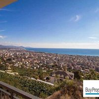 Penthouse at the seaside in Turkey, Alanya, 200 sq.m.