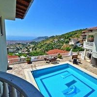 Villa at the seaside in Turkey, Alanya, 220 sq.m.