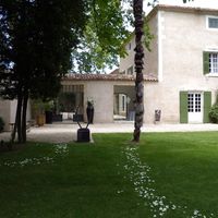 Other commercial property in the suburbs in France, Occitanie, Nimes, 3000 sq.m.