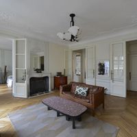 Квартира в большом городе во Франции, Париж, 110 кв.м.