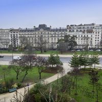 Flat in the big city in France, Paris, 160 sq.m.