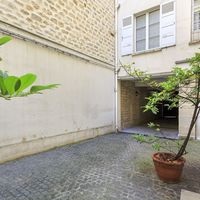 Квартира в большом городе во Франции, Париж, 90 кв.м.