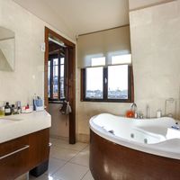 Квартира в большом городе во Франции, Париж, 100 кв.м.