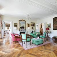 Flat in the big city in France, Paris, 300 sq.m.