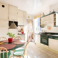 Flat in the big city in France, Paris, 300 sq.m.
