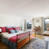 Flat in the big city in France, Paris, 300 sq.m.