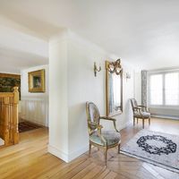 Flat in the big city in France, Paris, 300 sq.m.