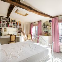 Flat in the big city in France, Paris, 300 sq.m.