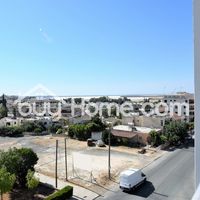 Апартаменты у озера на Кипре, Ларнака, 133 кв.м.