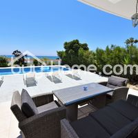 Apartment at the seaside in Republic of Cyprus, Eparchia Larnakas, 180 sq.m.