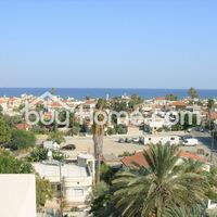 Апартаменты у озера на Кипре, Ларнака, 363 кв.м.