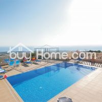 Apartment at the seaside in Republic of Cyprus, Eparchia Pafou, 281 sq.m.