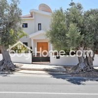 Apartment at the seaside in Republic of Cyprus, Eparchia Pafou