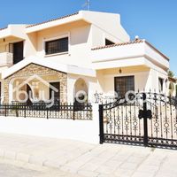 Apartment at the seaside in Republic of Cyprus, Eparchia Larnakas, 317 sq.m.