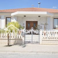 Apartment in Republic of Cyprus, Eparchia Larnakas, 290 sq.m.