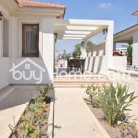 Apartment in Republic of Cyprus, Eparchia Larnakas, 290 sq.m.