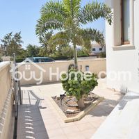 Apartment in Republic of Cyprus, Eparchia Larnakas, 290 sq.m.