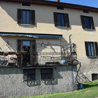 House in Italy, Como, 400 sq.m.