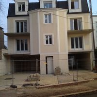 Apartment in the suburbs in France, Paris, 84 sq.m.