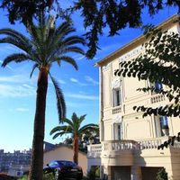 Villa in the big city, at the seaside in France, Nice, 330 sq.m.