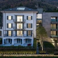 Апартаменты у озера в Италии, Комо, 300 кв.м.