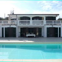 Villa in the suburbs, at the seaside in Italy, Liguria, Imperia, 210 sq.m.