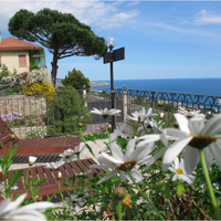 House in the big city, in the suburbs, at the seaside in Italy, San Remo, 140 sq.m.