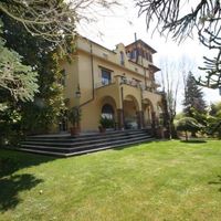 Villa in the mountains, in the suburbs in Italy, Piemonte, Turin, 760 sq.m.