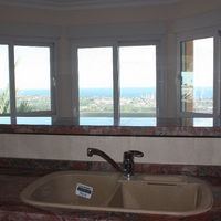 Villa in Spain, Comunitat Valenciana, Calp, 385 sq.m.
