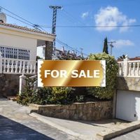 Villa in Spain, Comunitat Valenciana, l'Alfas del Pi, 246 sq.m.