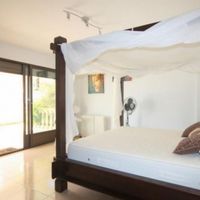 Villa in Spain, Comunitat Valenciana, l'Alfas del Pi, 800 sq.m.