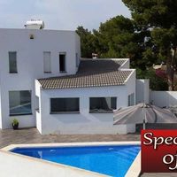 Villa in Spain, Comunitat Valenciana, l'Alfas del Pi, 225 sq.m.