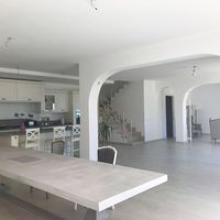 Вилла у моря в Италии, Оспедалетти, 280 кв.м.