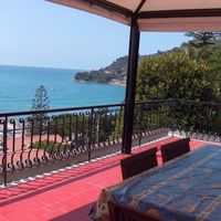 Apartment at the seaside in Italy, Ospedaletti, 108 sq.m.