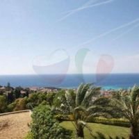 Villa at the seaside in Italy, Bordighera, 160 sq.m.