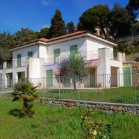 Villa at the seaside in Italy, Bordighera, 250 sq.m.