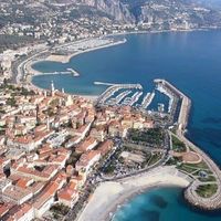 Penthouse at the seaside in France, Menton, 200 sq.m.