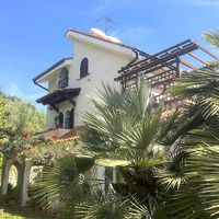 Вилла у моря в Италии, Вентимилья, 450 кв.м.