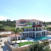 Villa in Republic of Cyprus, Eparchia Pafou, 950 sq.m.