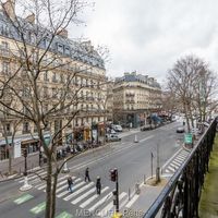 Flat in France, Paris, 183 sq.m.