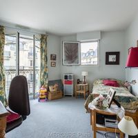 Flat in France, Paris, 109 sq.m.