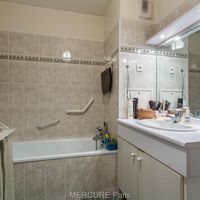 Flat in France, Paris, 109 sq.m.