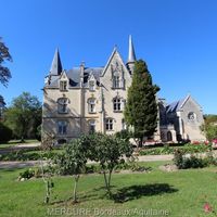 Замок в деревне во Франции, Новая Аквитания, Бордо, 820 кв.м.