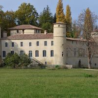 Castle in the village in Guyane, 2200 sq.m.