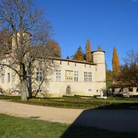 Castle in the village in Guyane, 2200 sq.m.