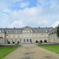 Castle in the village, in the forest in France, Pays de la Loire, 7000 sq.m.
