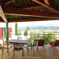 Villa in the suburbs in France, Aix-en-Provence, 320 sq.m.