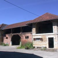 Castle in the village, in the forest in Guyane, 1000 sq.m.