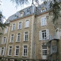 Castle in the forest in Guyane, 1000 sq.m.